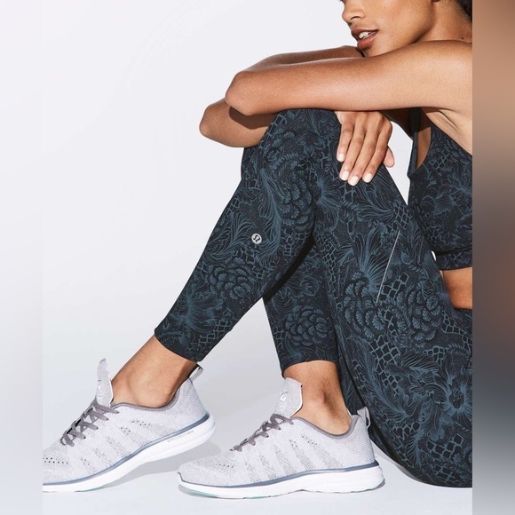 Lululemon Run On Tight (25") - Picture 3 of 10